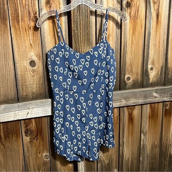 Billabong romper hearts blue white slinky shorts Medium FIRM on PRICE - Picture 1 of 4